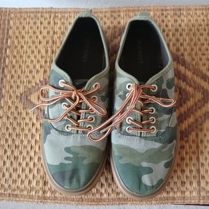 Old Navy Boy's Camo Shoes